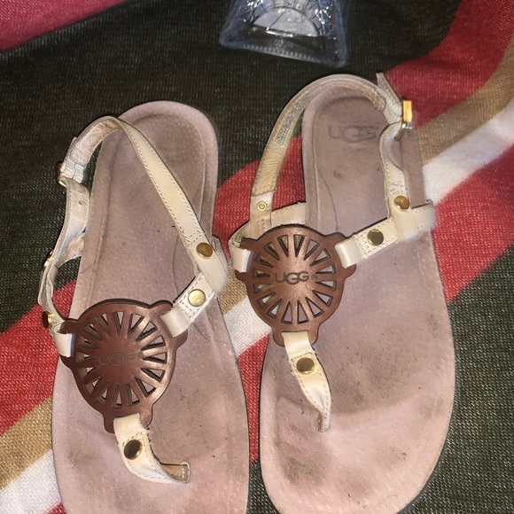 UGG SANDALS SIZE 6 - Picture 6 of 8